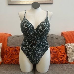 ❣️🆕Cupshe Animal Print Belted Front One Piece Swimsuit❣️